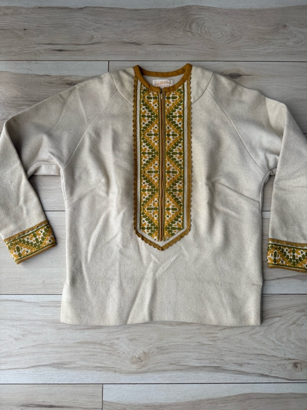 Saks Fifth Avenue The Young Circle 70s Vintage Sweater